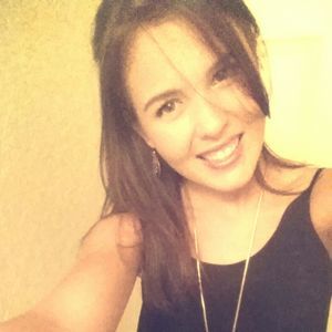 Meet your Posher, Alyssa